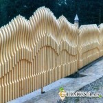 Забор с декорациями